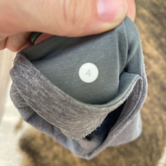 Size 4 grey lululemon cropped leggings. - Picture 4 of 5